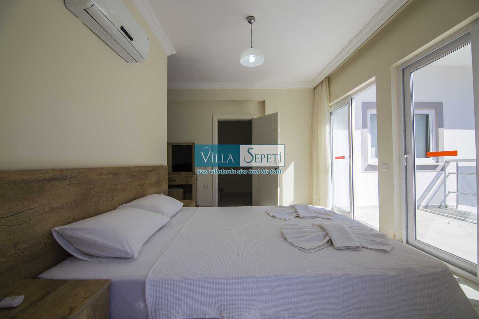 İyi bir ruh halinde bir tatil evinin içi İyi bir ruh halinde bir tatil evinin içi