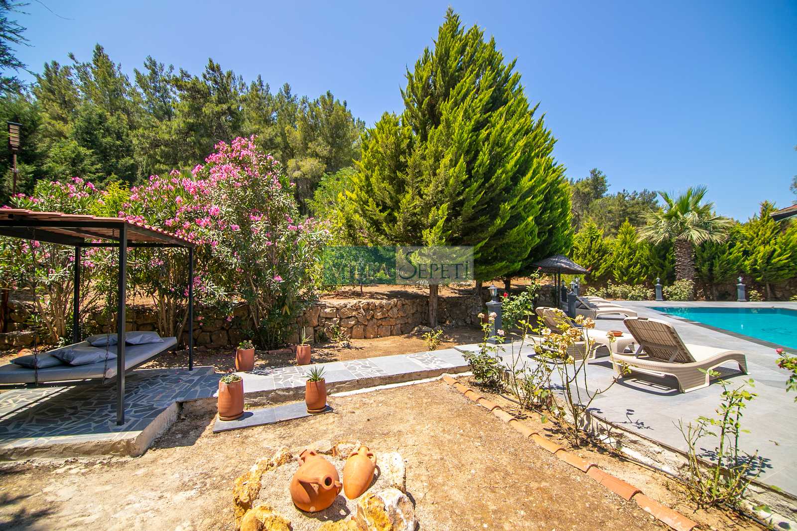 İyi bir ruh halinde bir tatil evinin içi İyi bir ruh halinde bir tatil evinin içi