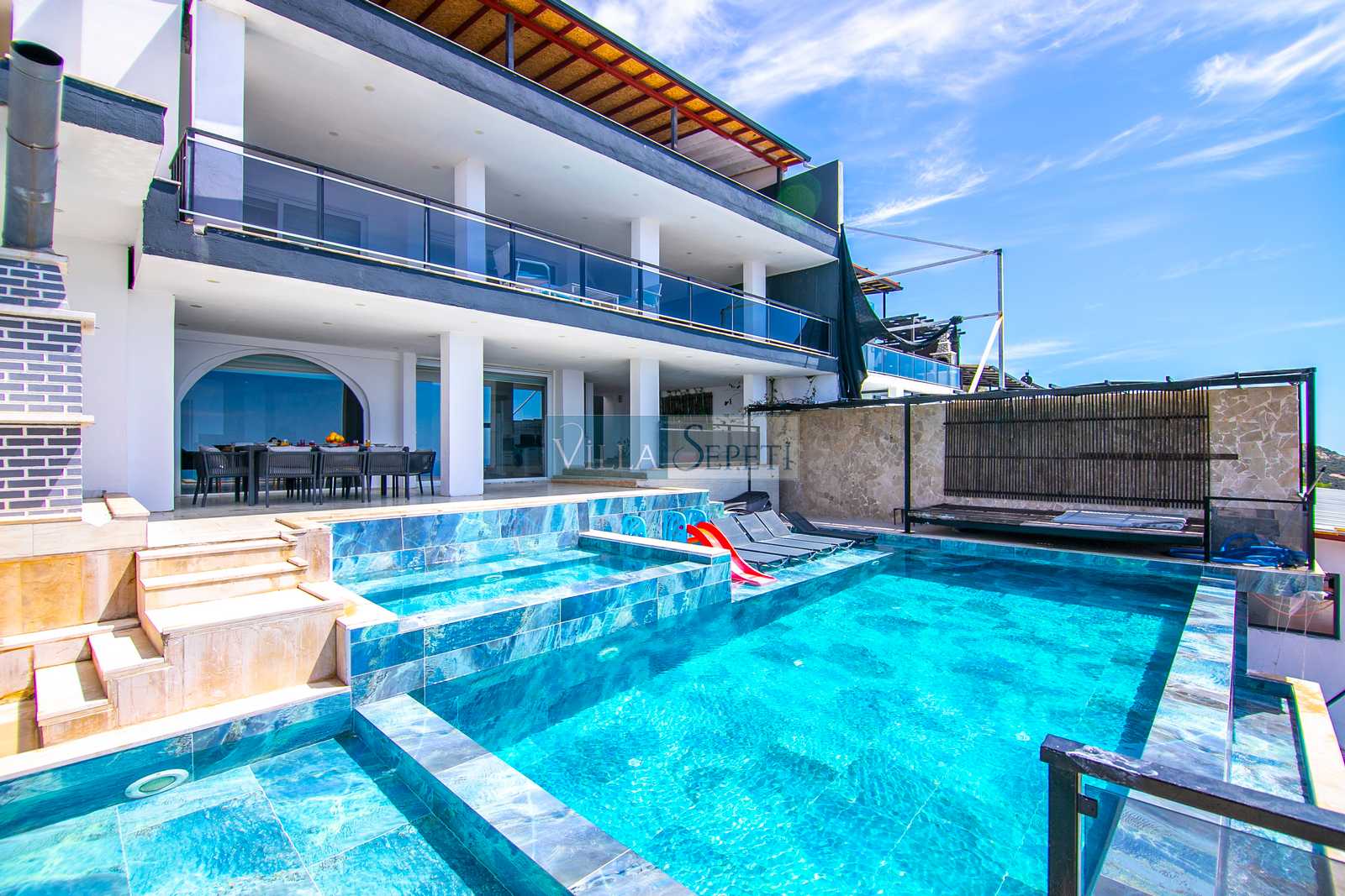 Villa Sima 2 - En çok rezervasyon alan üçüncü villa ödülü sahibi